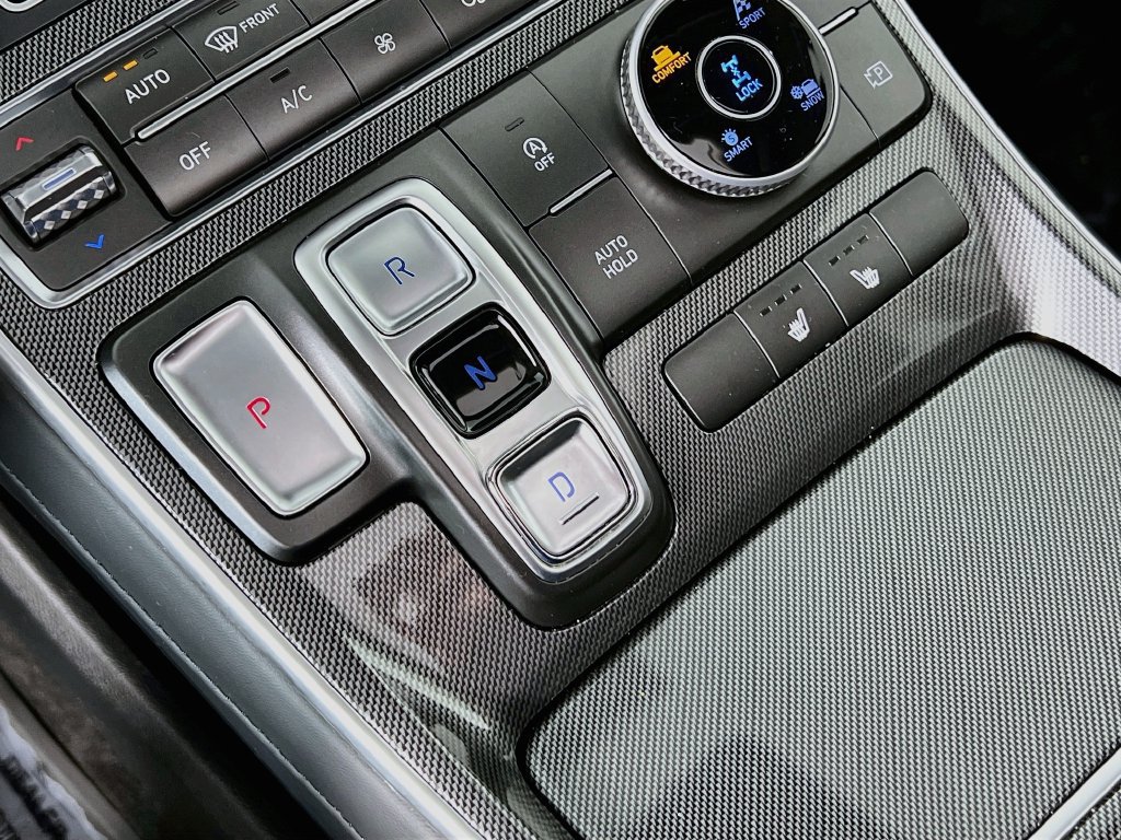 Certified 2023 Hyundai Santa Fe SEL w/ Premium Package AWD/4WD image 16