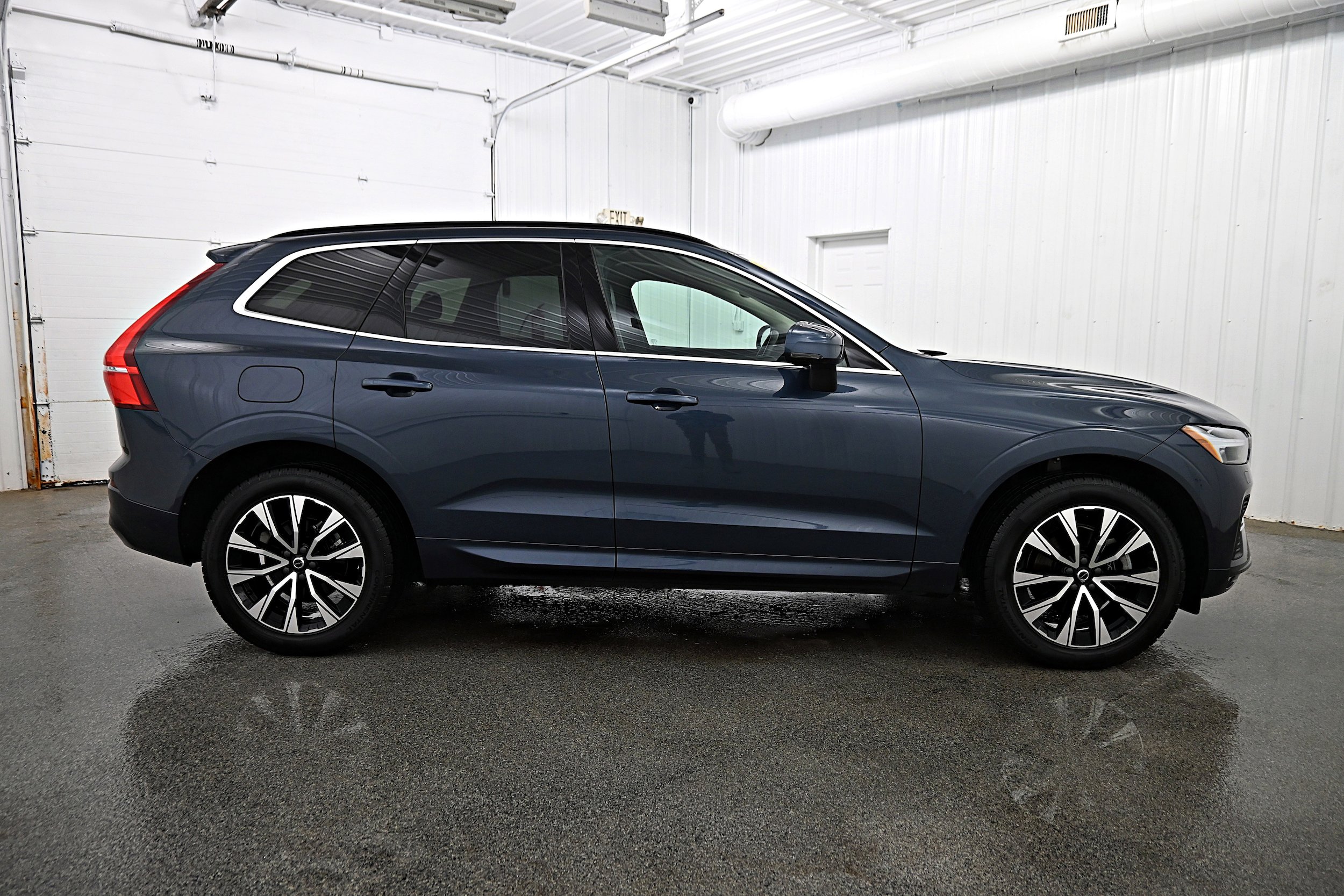Used 2023 Volvo XC60 B5 Core w/ Climate Package image 34