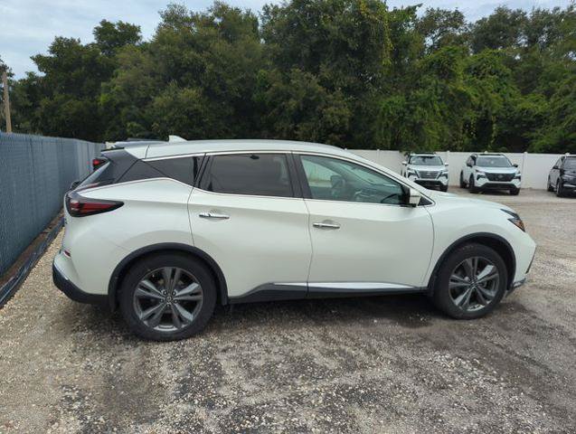 Certified 2019 Nissan Murano Platinum w/ Cargo Package AWD/4WD image 2