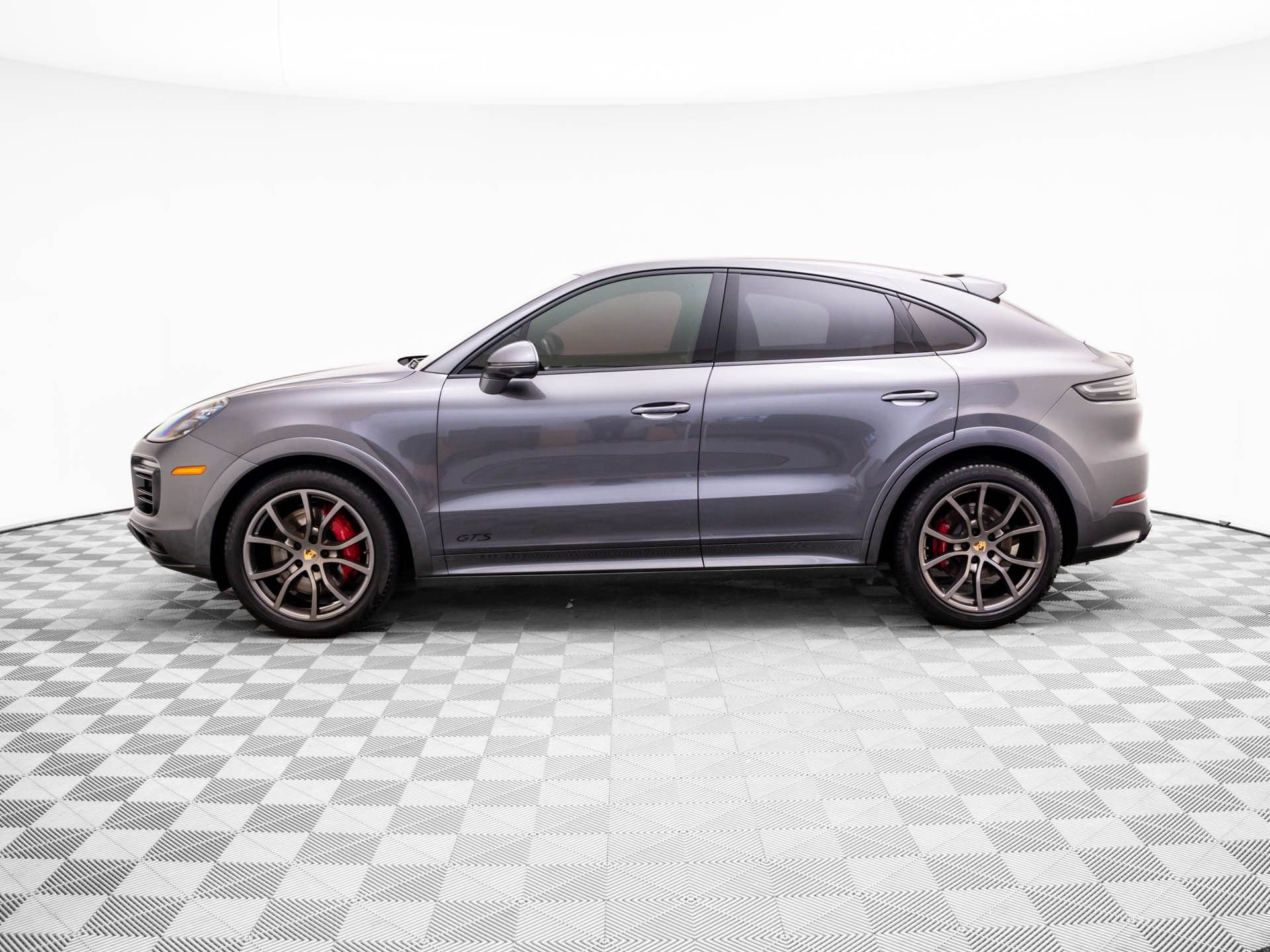 Used 2021 Porsche Cayenne GTS image 2