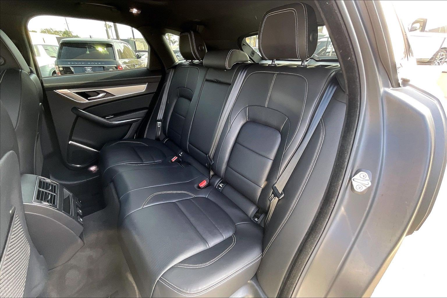 Used 2024 Jaguar F-PACE R-Dynamic S image 18