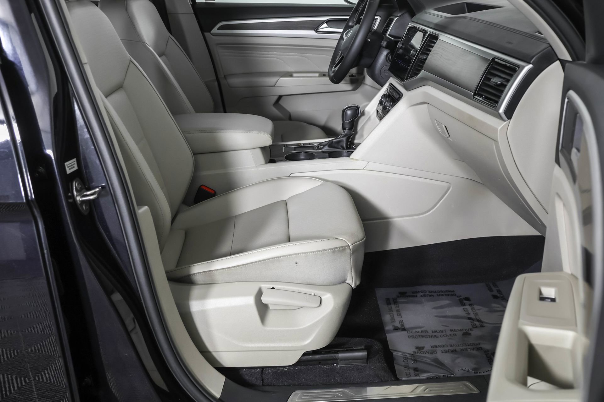 Used 2022 Volkswagen Atlas SE w/ Black Wheel Package image 46