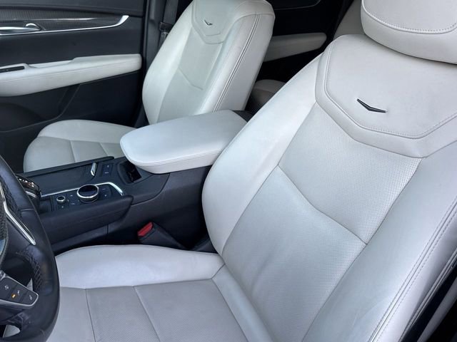 Certified 2023 Cadillac XT5 Sportv w/ Technology Package image 11