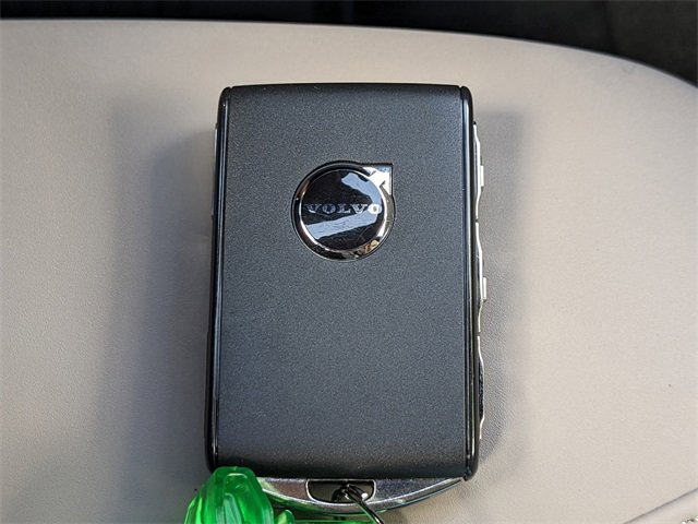 New 2025 Volvo XC90 T8 Plus image 32
