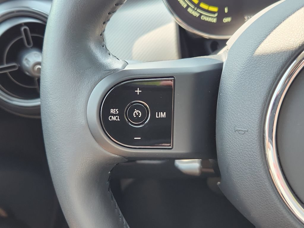 Used 2024 MINI Cooper SE FWD image 18