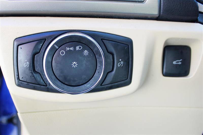 Used 2013 Ford Fusion SE image 19