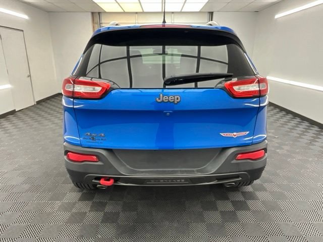 Used 2017 Jeep Cherokee Trailhawk AWD/4WD image 24