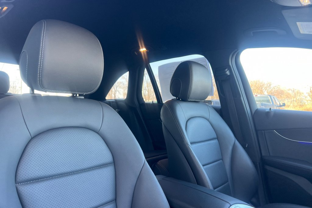 Used 2022 Mercedes-Benz GLC 300 4MATIC image 14