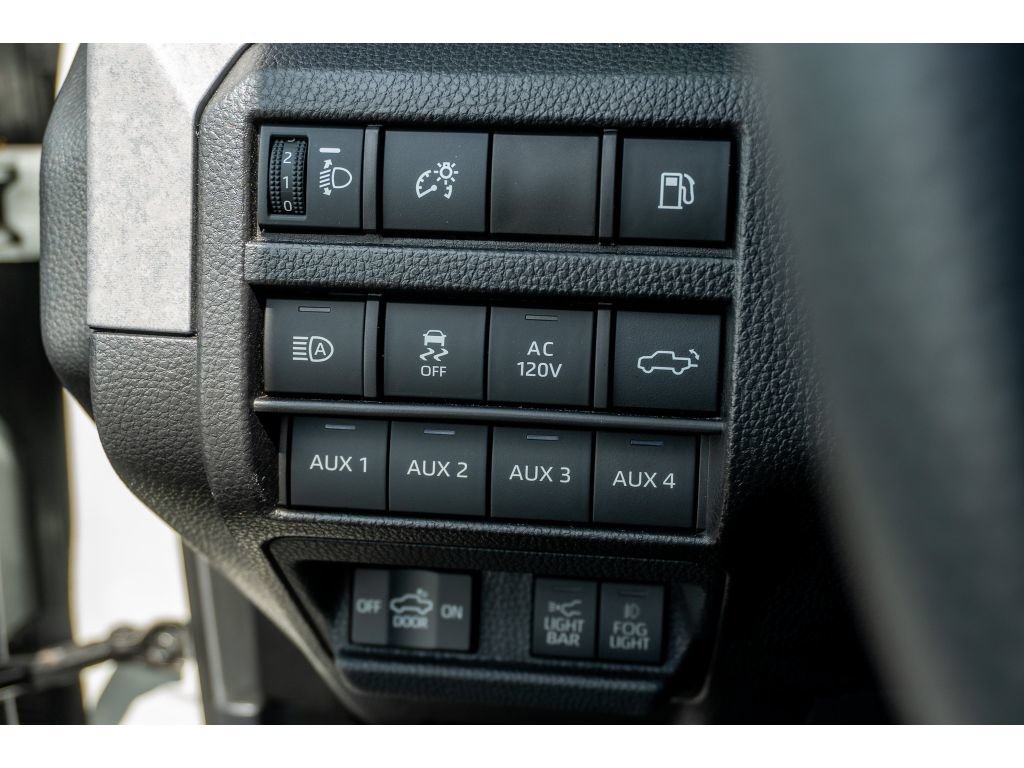 Used 2025 Toyota Tacoma 4x4 Double Cab Hybrid w/ Tow Tech Package image 29