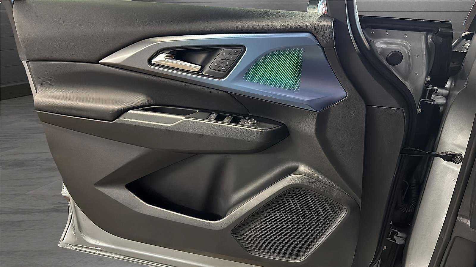 New 2026 Chevrolet Equinox EV LT image 22