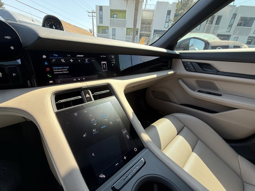 Used 2022 Porsche Taycan 4S image 19