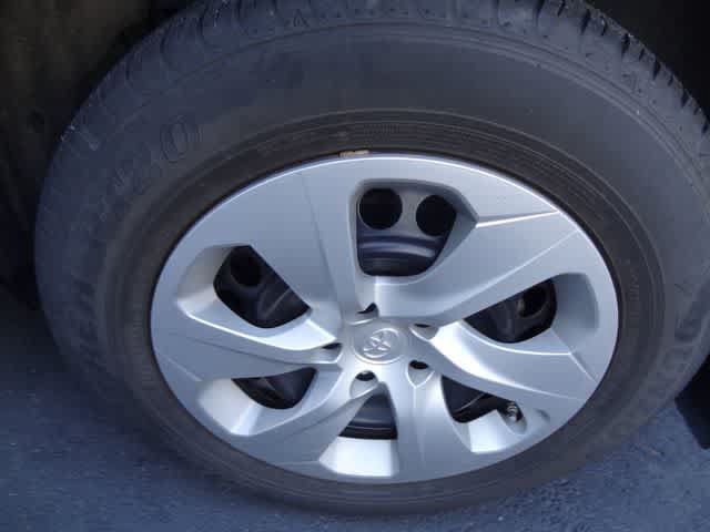 Used 2023 Toyota RAV4 LE AWD/4WD image 12