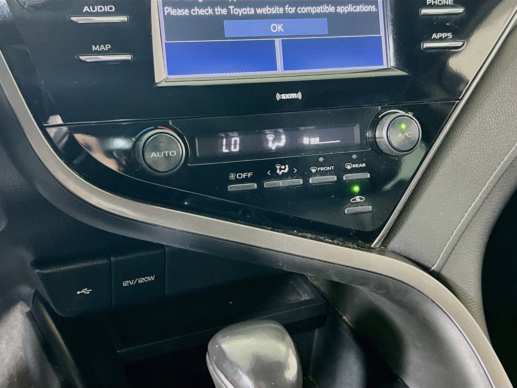 Used 2020 Toyota Camry SE image 15