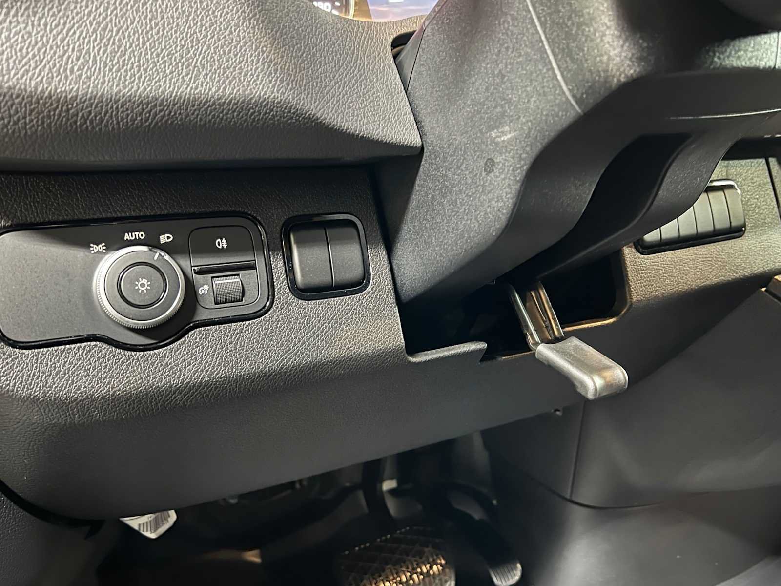 Used 2025 Mercedes-Benz Sprinter 2500 image 21