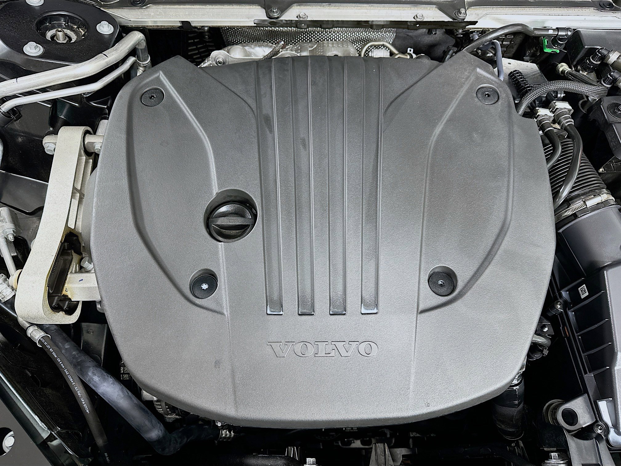 Used 2025 Volvo XC60 B5 Core image 34