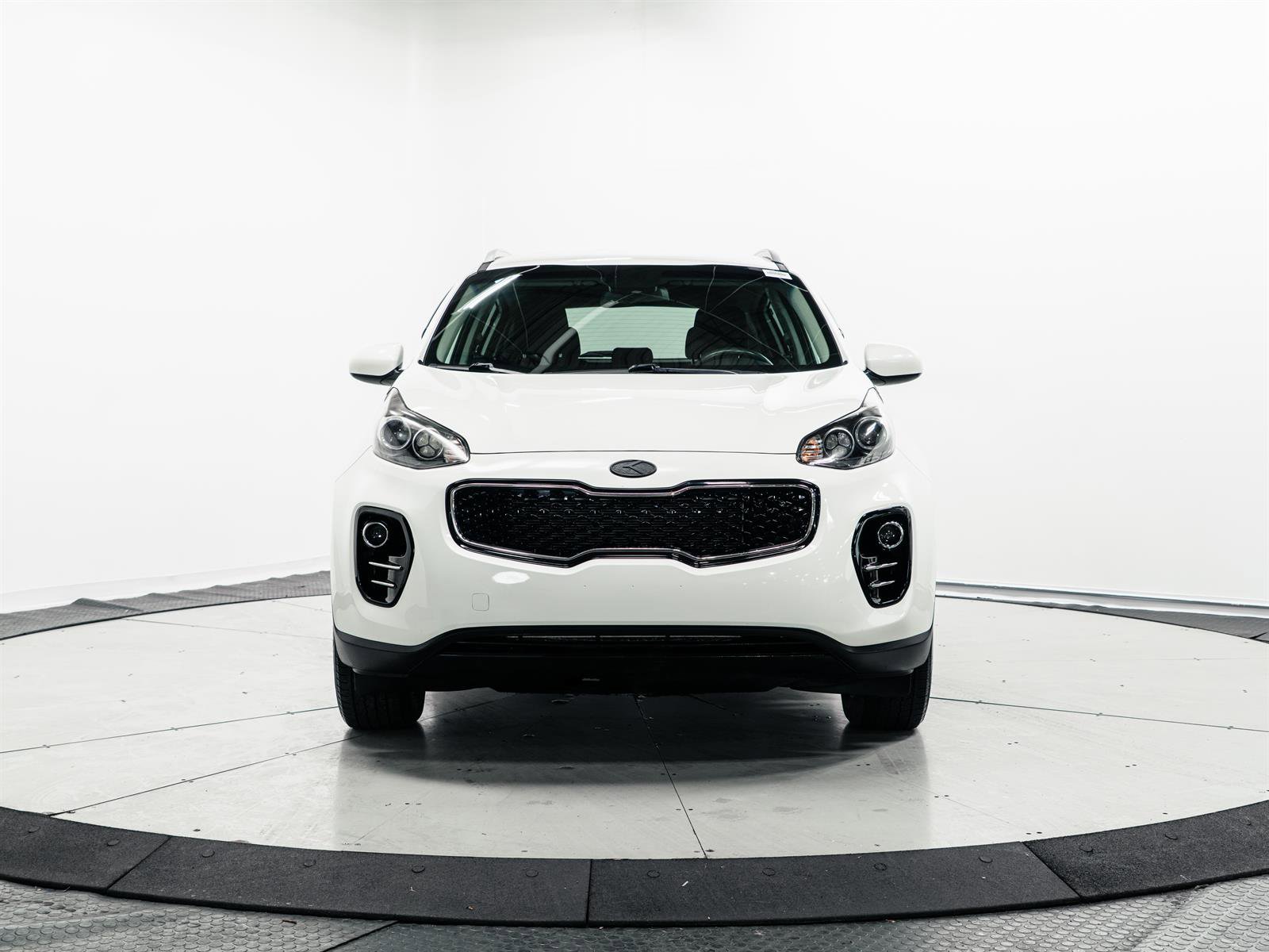 Used 2019 Kia Sportage LX w/ LX Popular Package AWD/4WD image 2