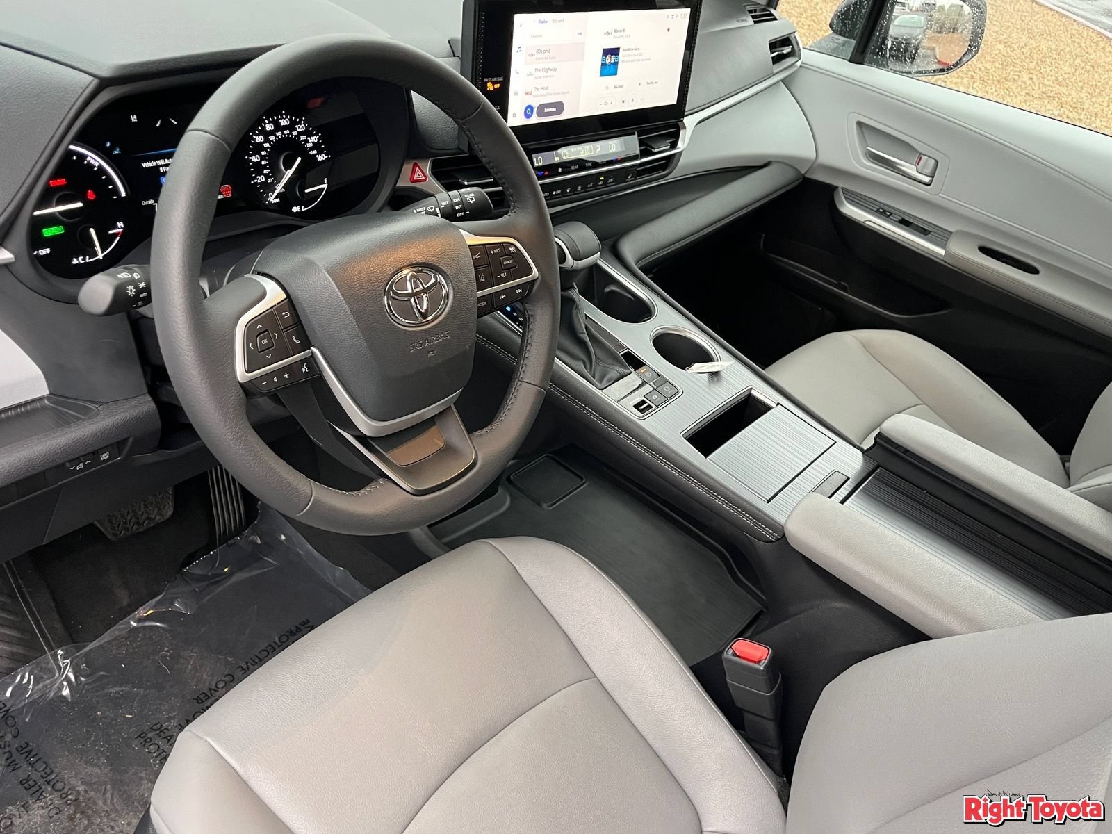 Certified 2026 Toyota Sienna XLE FWD image 20