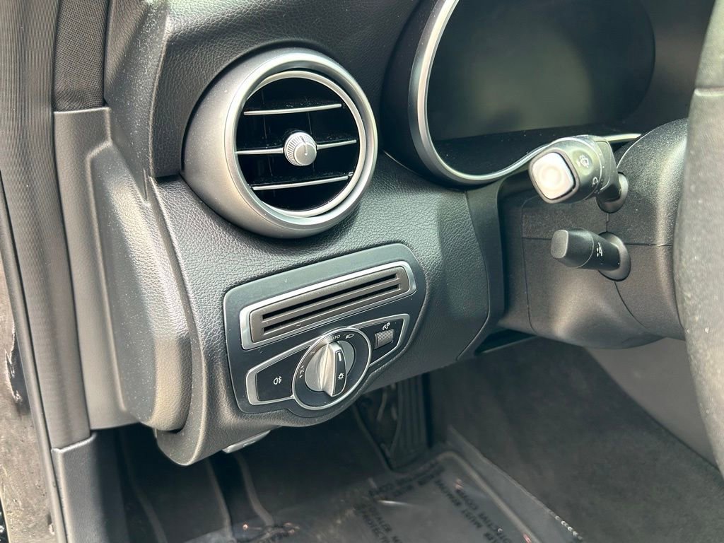 Used 2021 Mercedes-Benz C 300 Sedan image 18