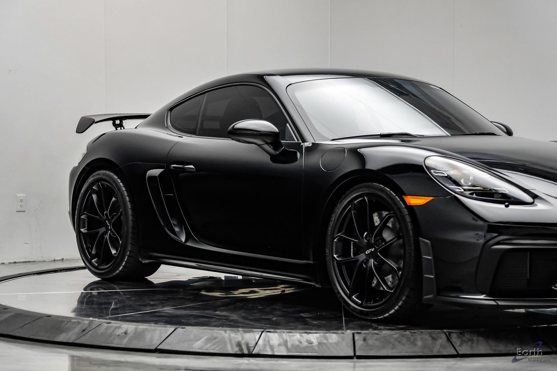 Used 2021 Porsche 718 Cayman GT4 RWD image 29