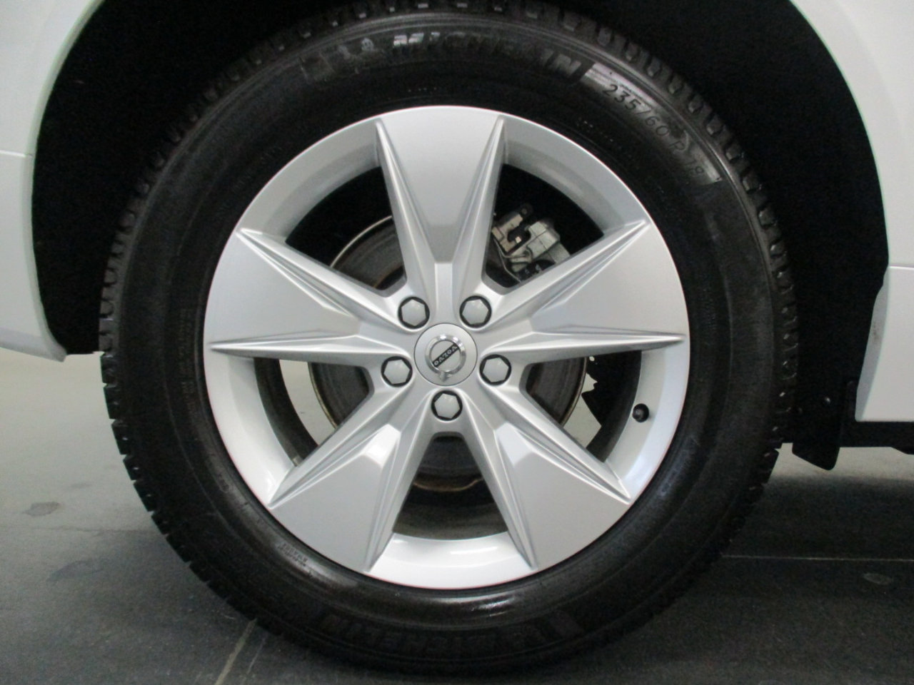 Used 2022 Volvo XC60 B5 Momentum image 28