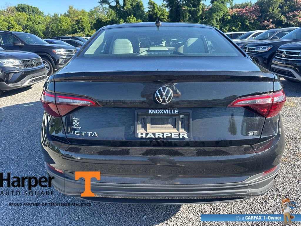 Used 2023 Volkswagen Jetta SE FWD image 4