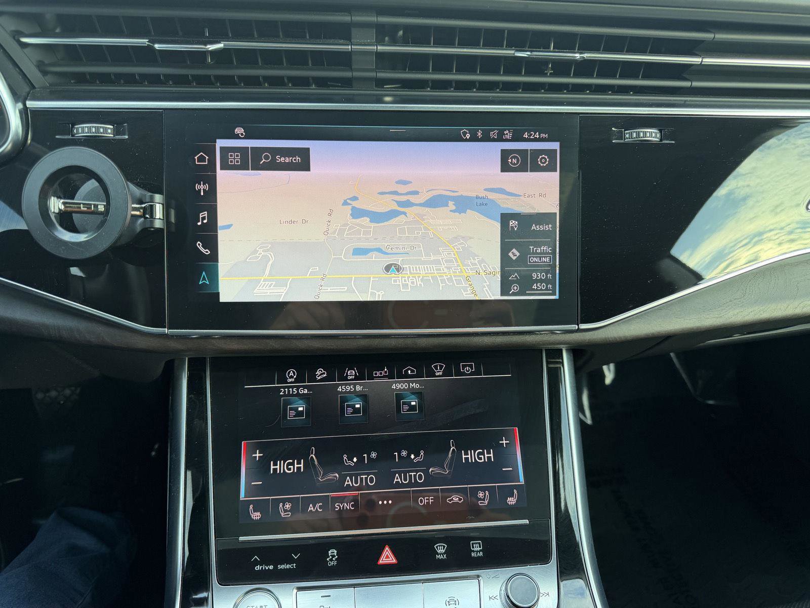 Used 2019 Audi Q8 Prestige w/ Luxury Package image 17