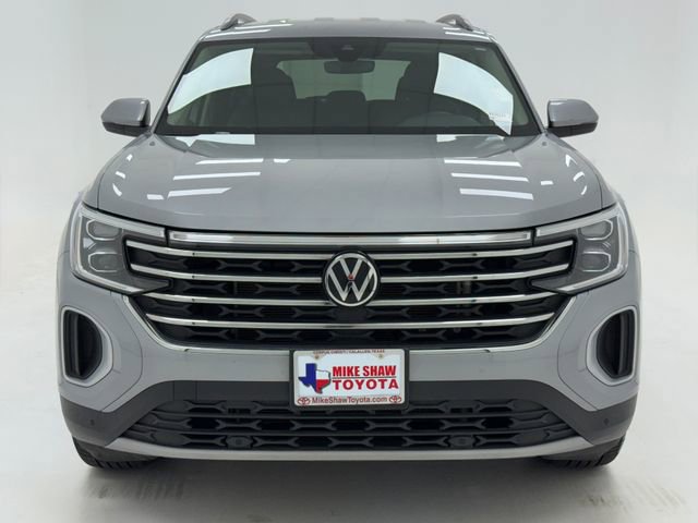 Used 2025 Volkswagen Atlas SE FWD image 3