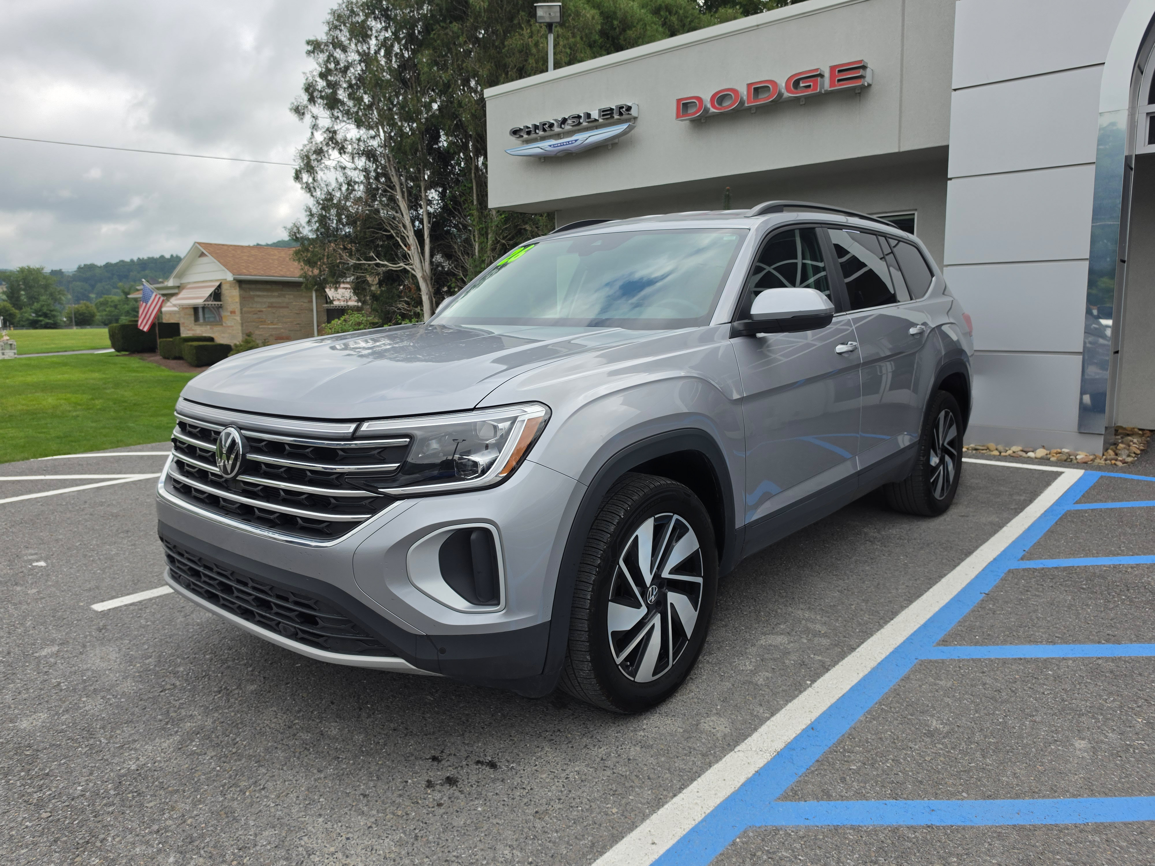 Used 2026 Volkswagen Atlas SE AWD/4WD image 8