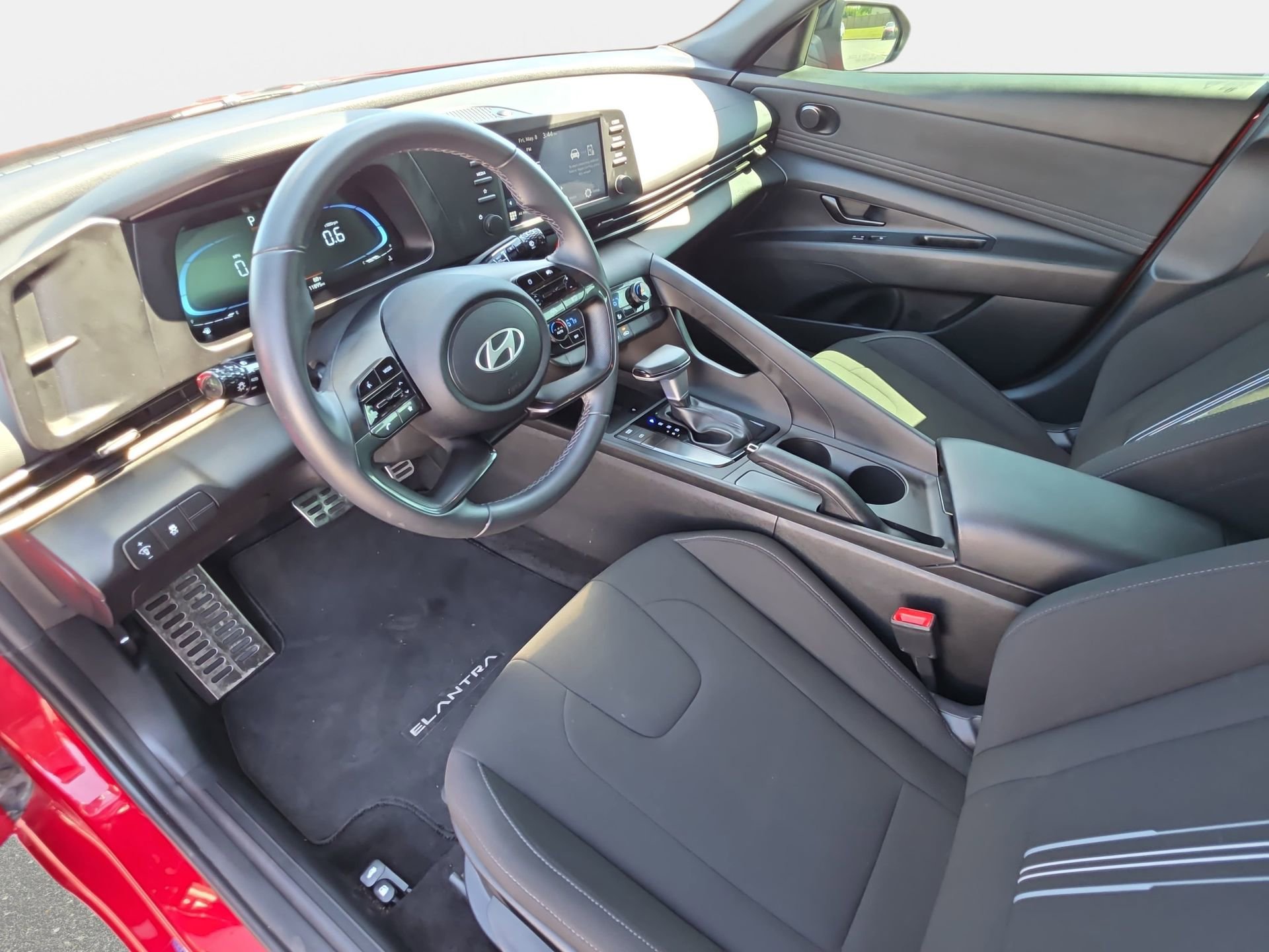 Used 2025 Hyundai Elantra Sport FWD image 15