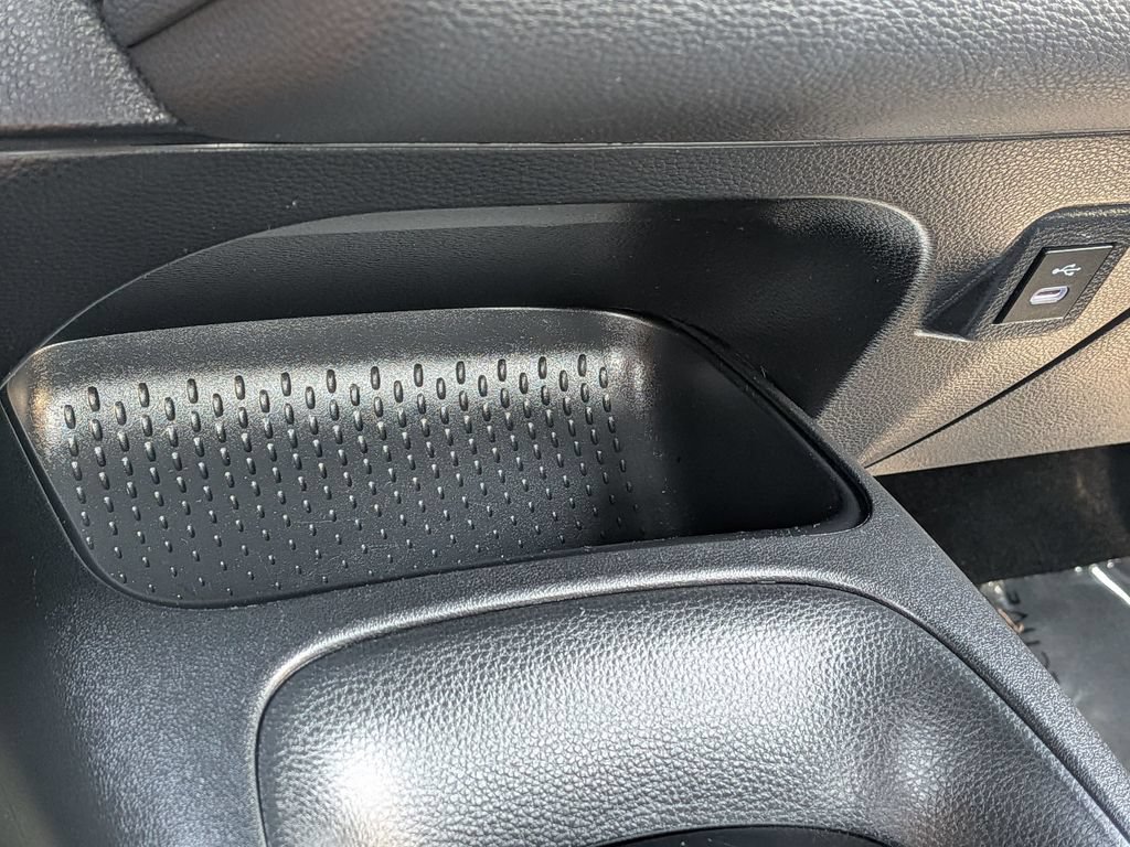 Used 2023 Toyota Corolla SE w/ SE Package FWD image 19