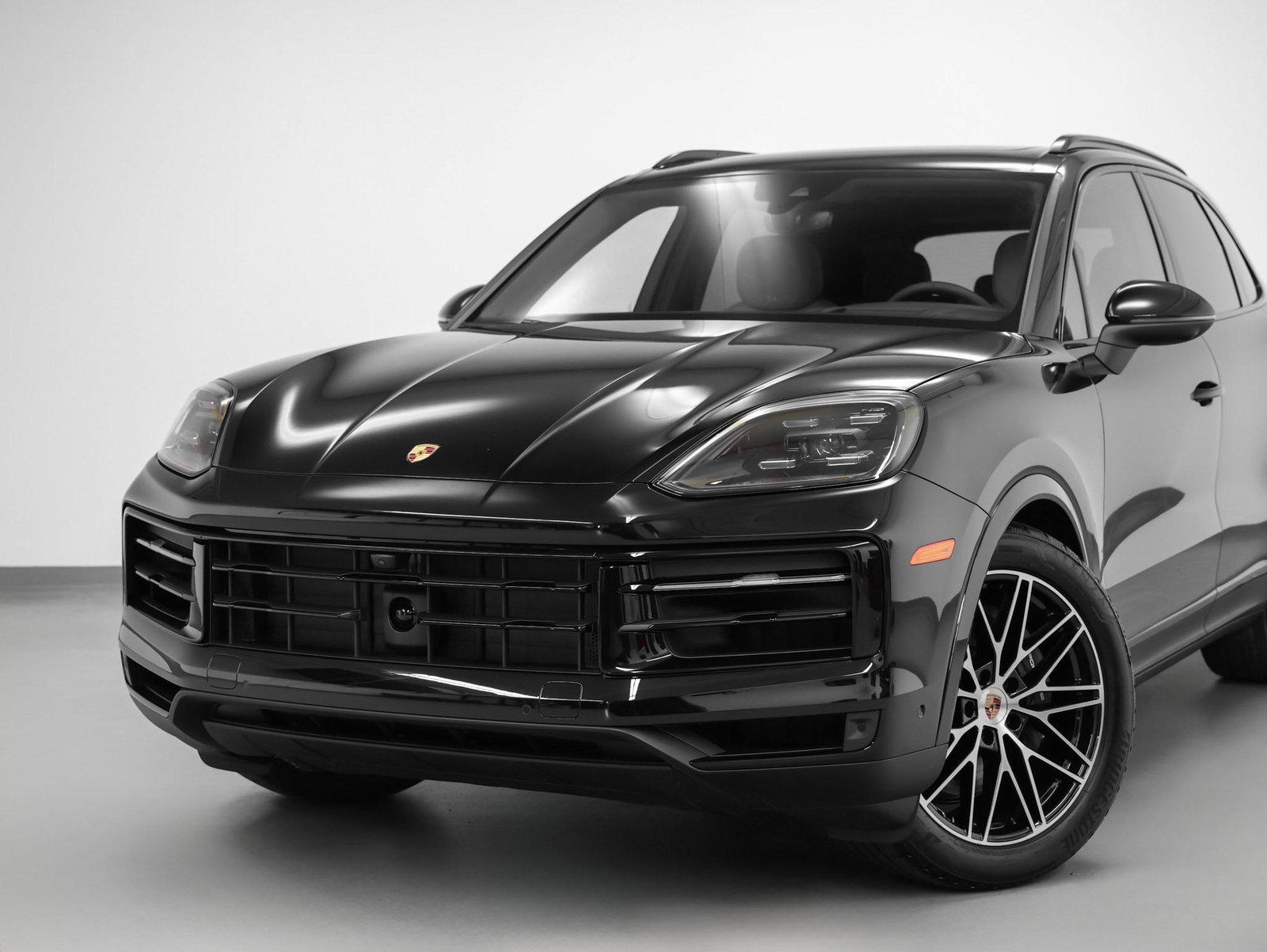 Used 2025 Porsche Cayenne image 7