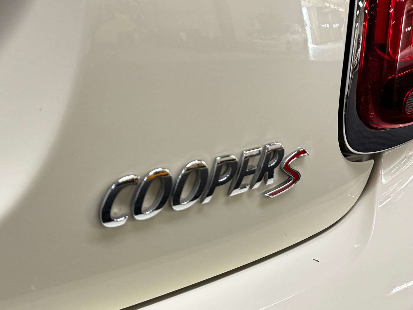 Used 2019 MINI Cooper S w/ Signature Upholstery Package image 7