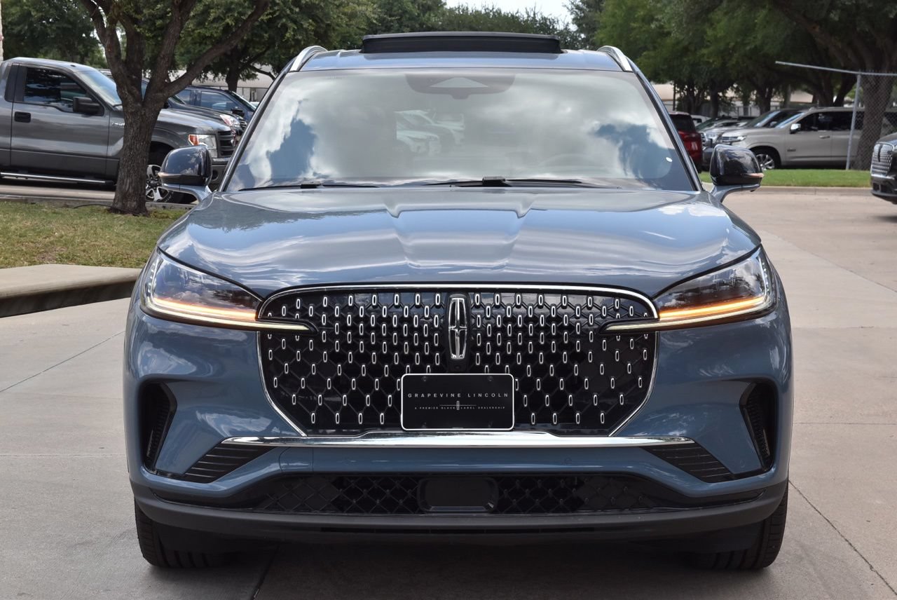 New 2026 Lincoln Aviator Reserve RWD image 2