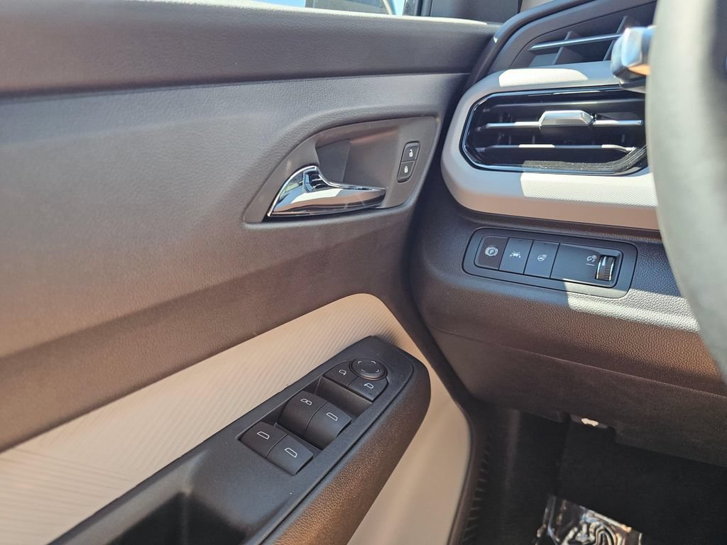 New 2027 Chevrolet Bolt LT w/ Comfort Package FWD image 32