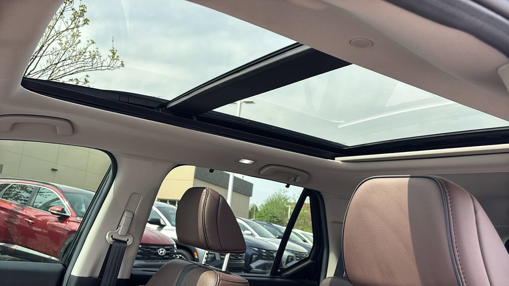 Certified 2025 Honda Pilot Elite image 26