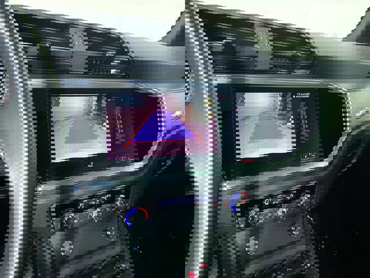 Used 2020 Audi Q3 2.0T Premium Plus w/ Premium Plus Package image 5