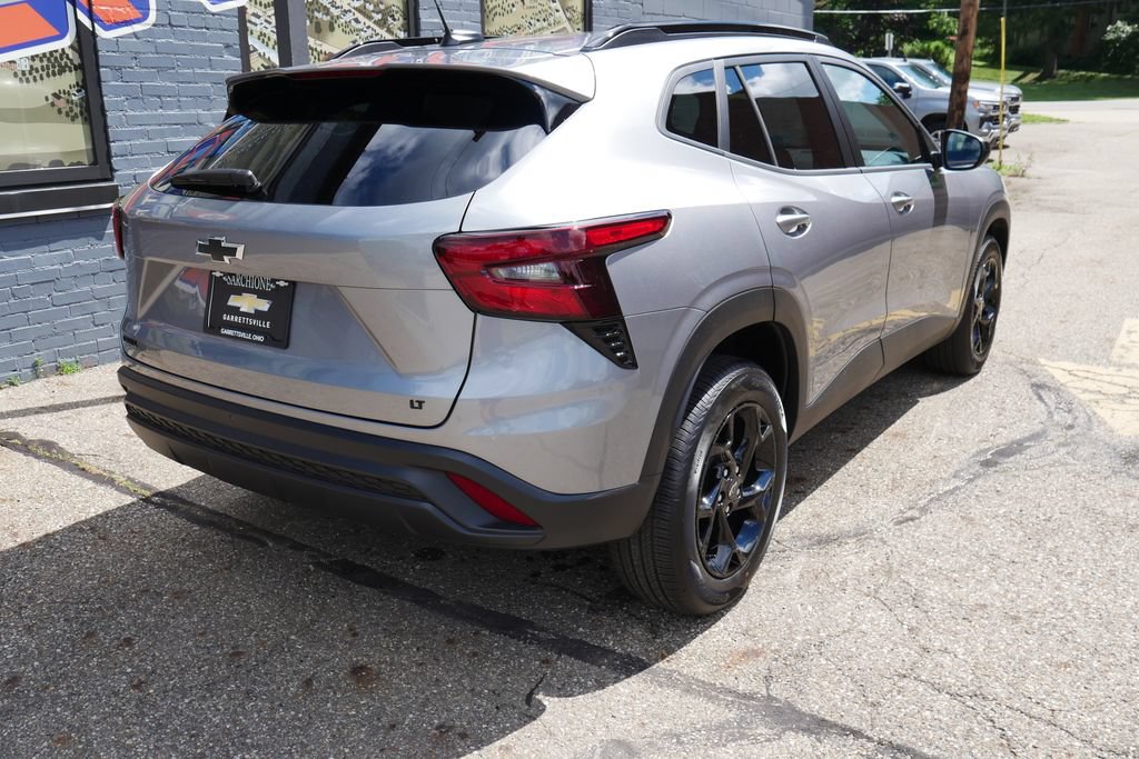 New 2026 Chevrolet Trax LT w/ Sunroof Package FWD image 31
