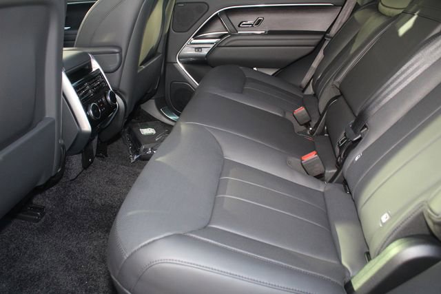New 2026 Land Rover Range Rover SE image 5