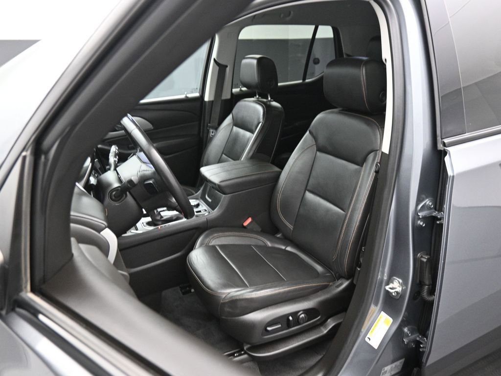 Used 2021 Chevrolet Traverse RS image 9