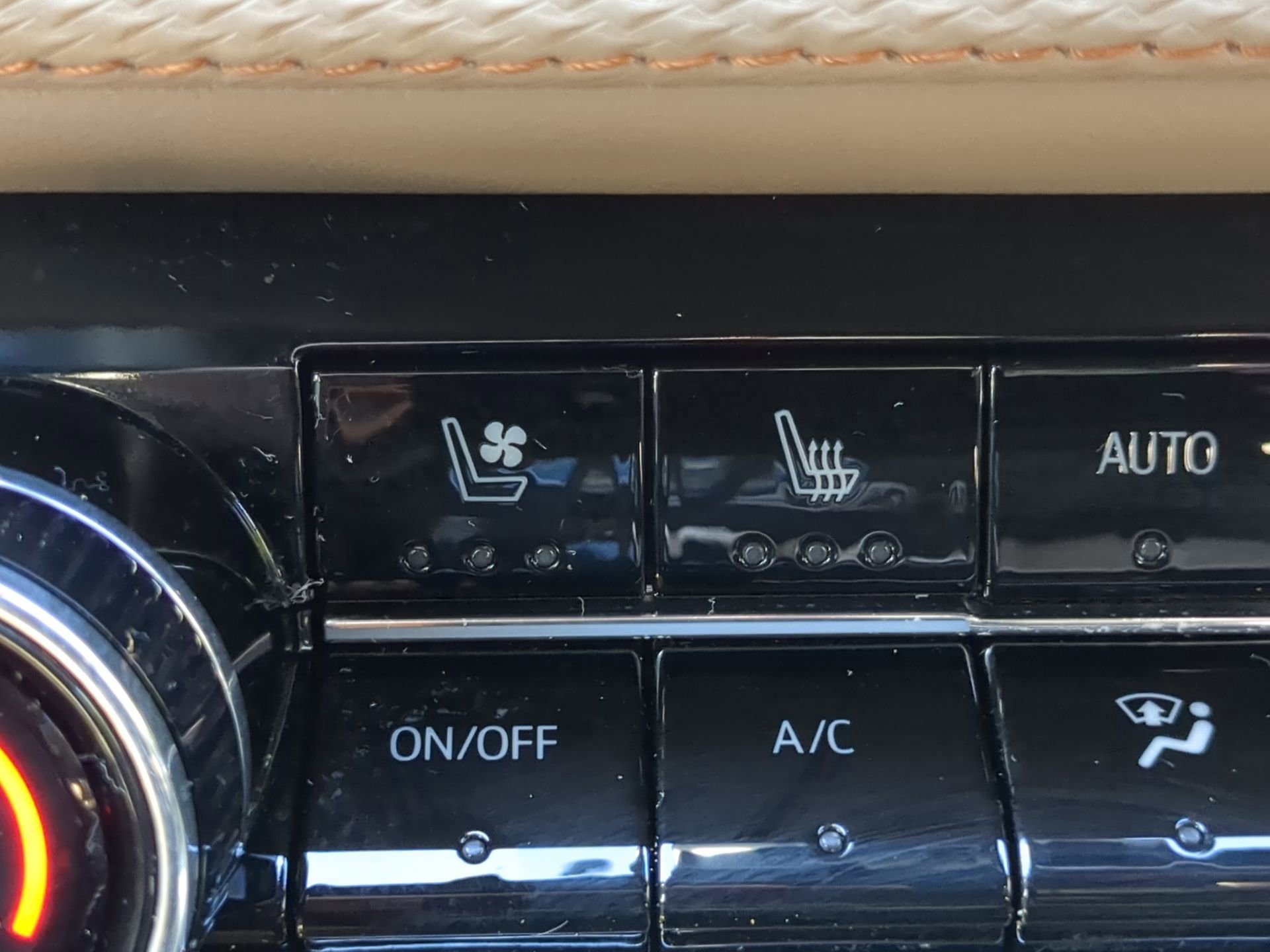 Used 2025 Chevrolet Equinox ACTIV w/ Convenience Package III image 53