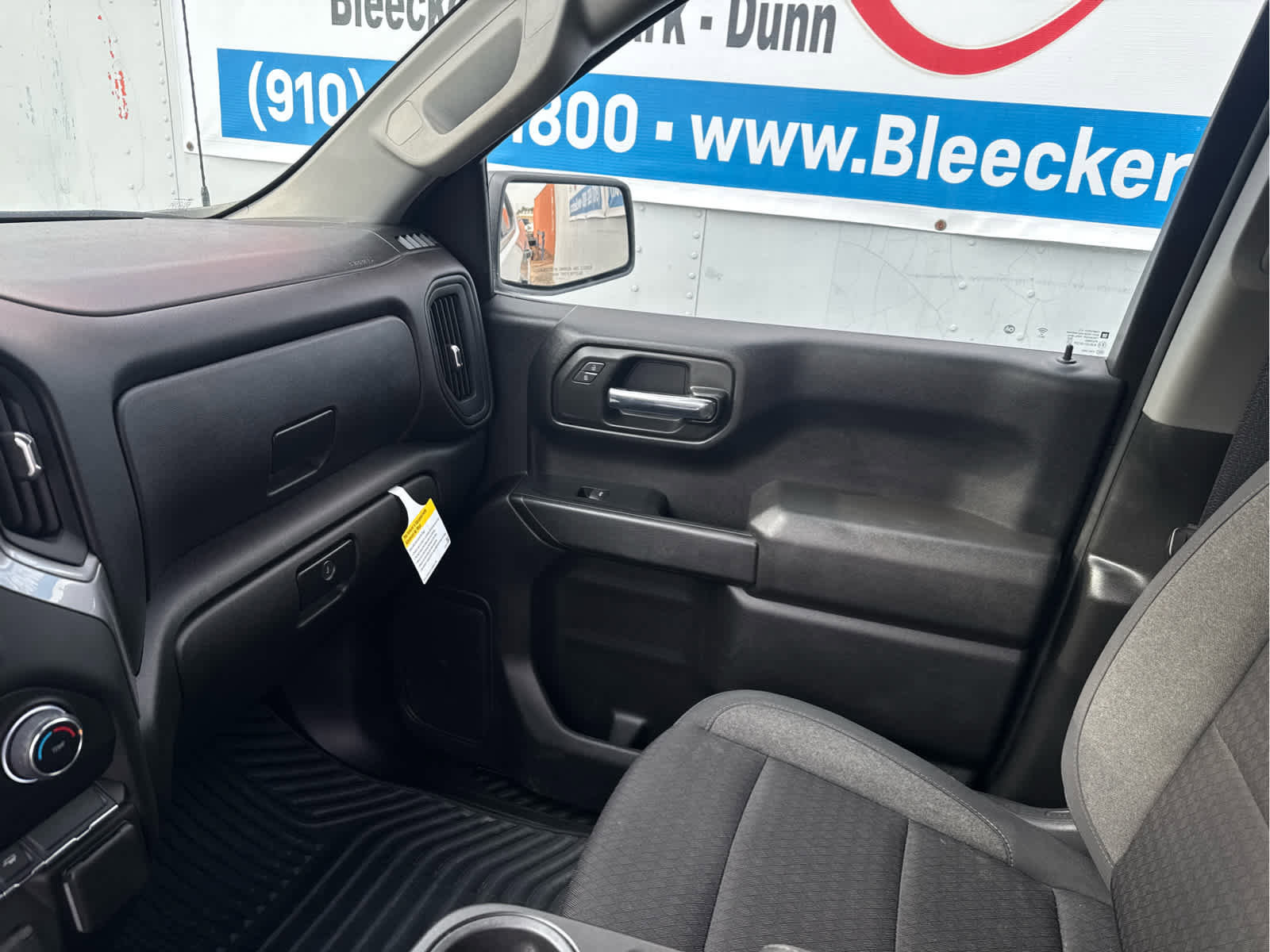 Used 2024 Chevrolet Silverado 1500 Custom image 33