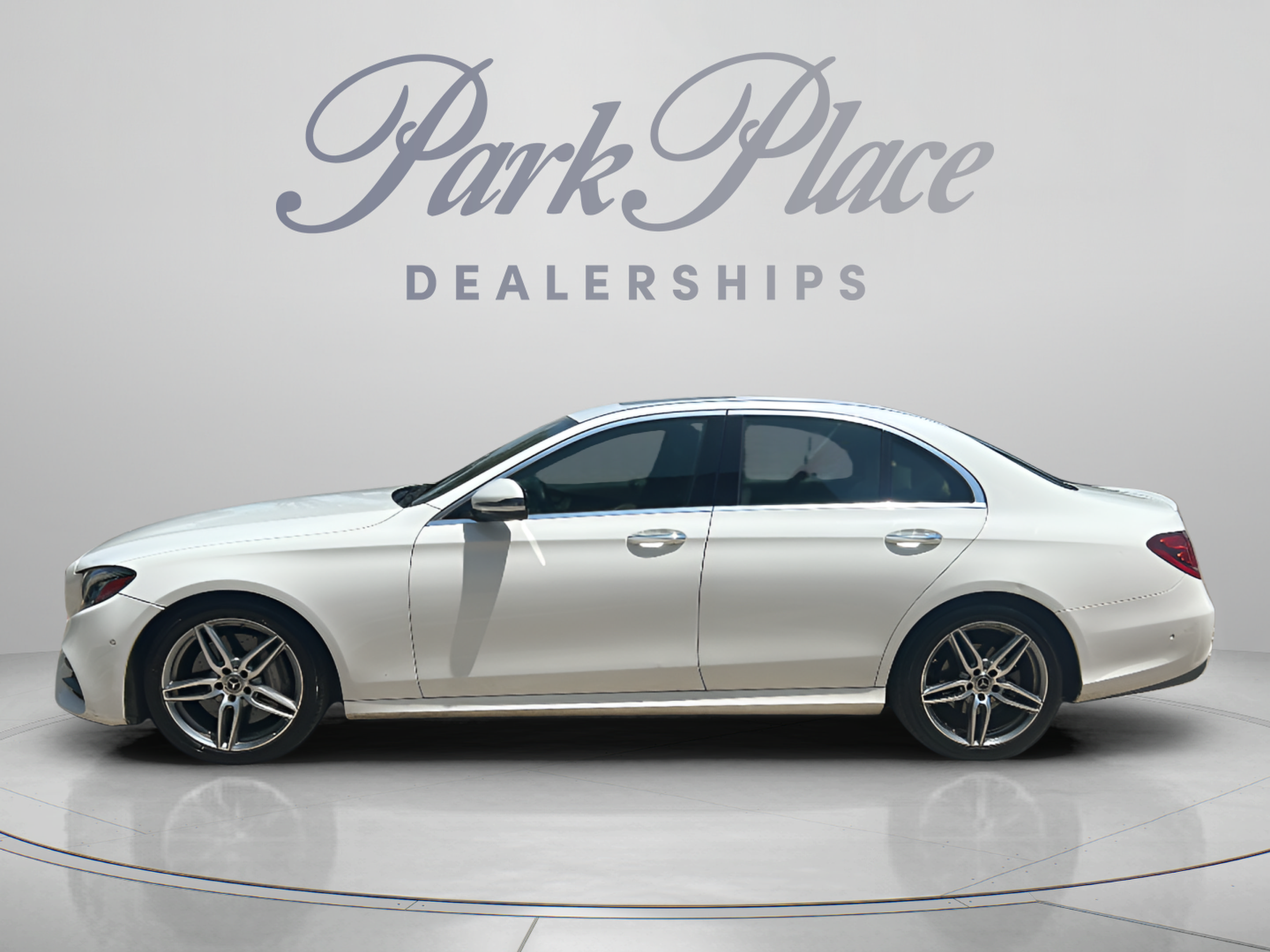 Used 2018 Mercedes-Benz E 300 image 2