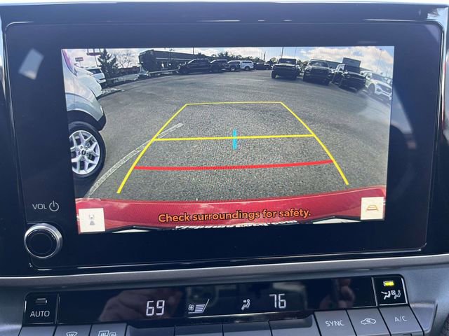 Used 2025 Toyota Camry SE image 14