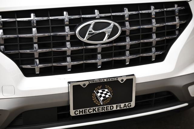 Used 2023 Hyundai Venue Limited image 13