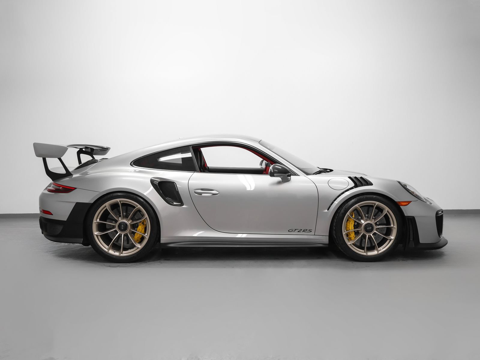 Certified 2018 Porsche 911 GT2 RS RWD image 13