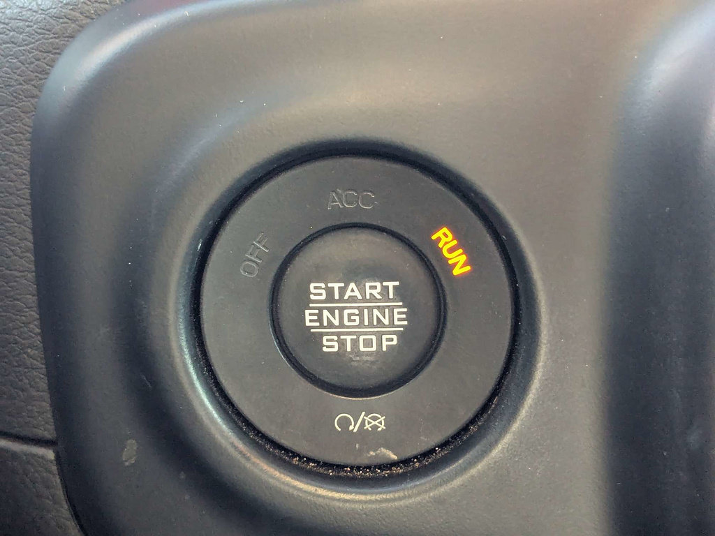 Used 2022 Jeep Wrangler Unlimited Rubicon w/ LED Lighting Group AWD/4WD image 33