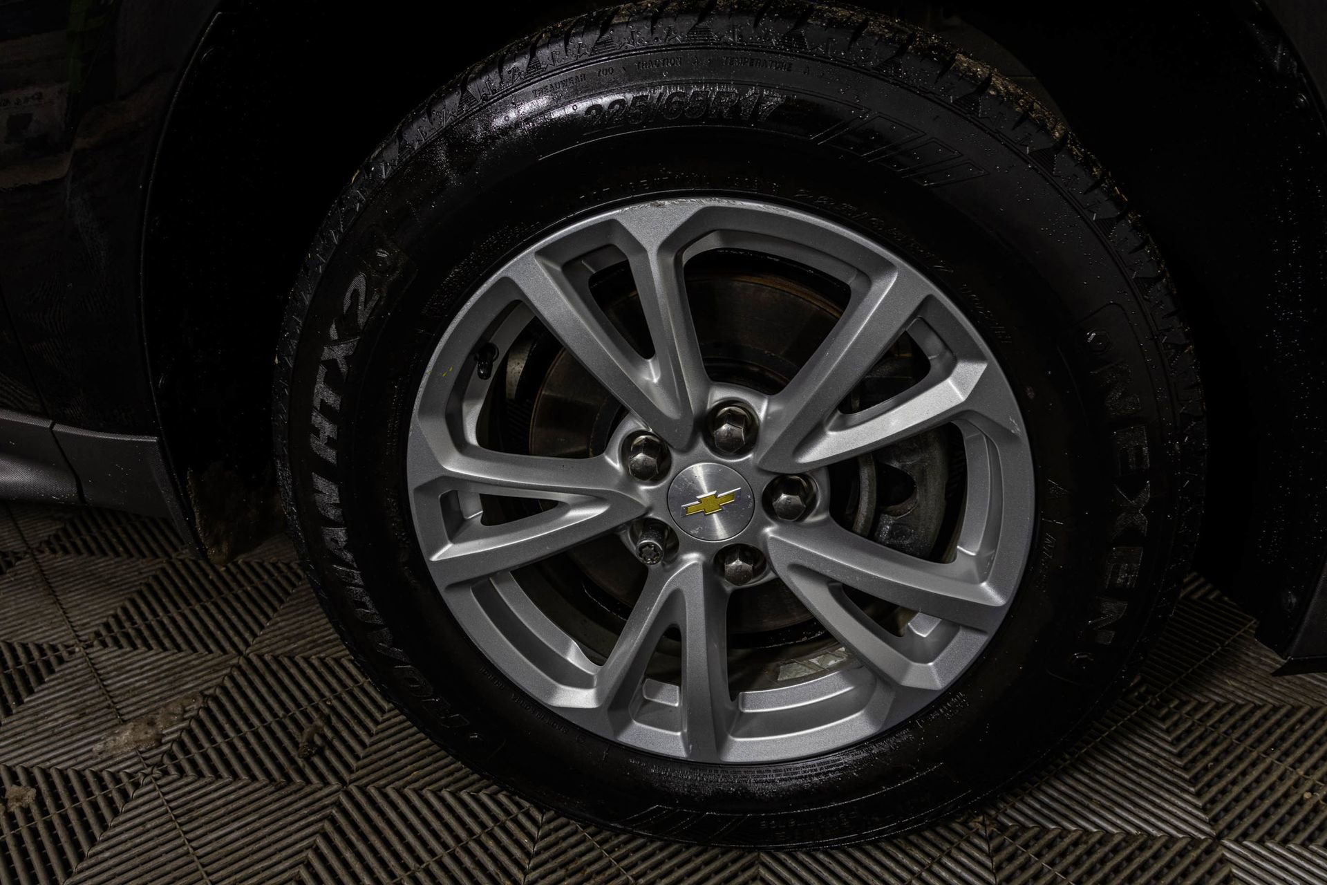 Used 2017 Chevrolet Equinox LT w/ Convenience Package image 47