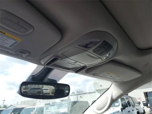 New 2023 Chrysler Pacifica Limited FWD image 33