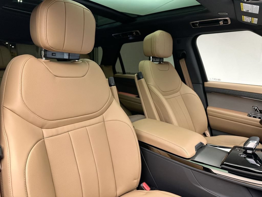 Certified 2025 Land Rover Range Rover Sport SE AWD/4WD image 4