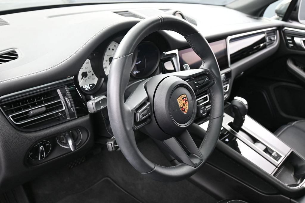 Certified 2024 Porsche Macan Turbo AWD/4WD image 16